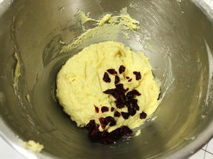 椰香蔓越莓马芬蛋糕的做法 步骤7