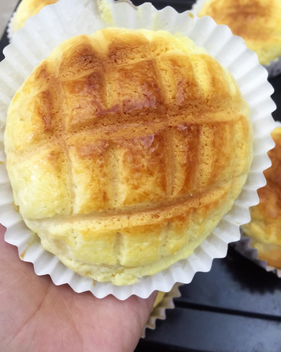 好吃到炸裂的港式菠萝包（附带制作酥皮的小视频）