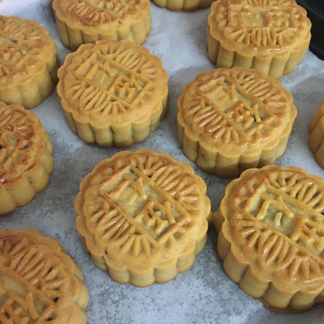 广式月饼——蛋黄莲蓉月饼