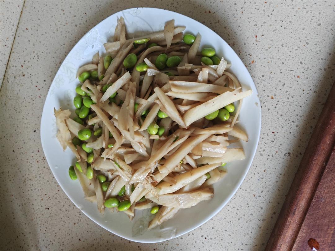 藕丝毛豆炒肉