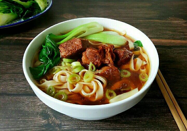 往日随风做的不用炝锅不用打卤的沏汤手擀面