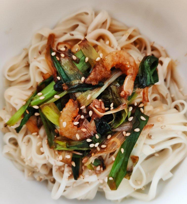 10分钟搞定的一碗葱油拌面