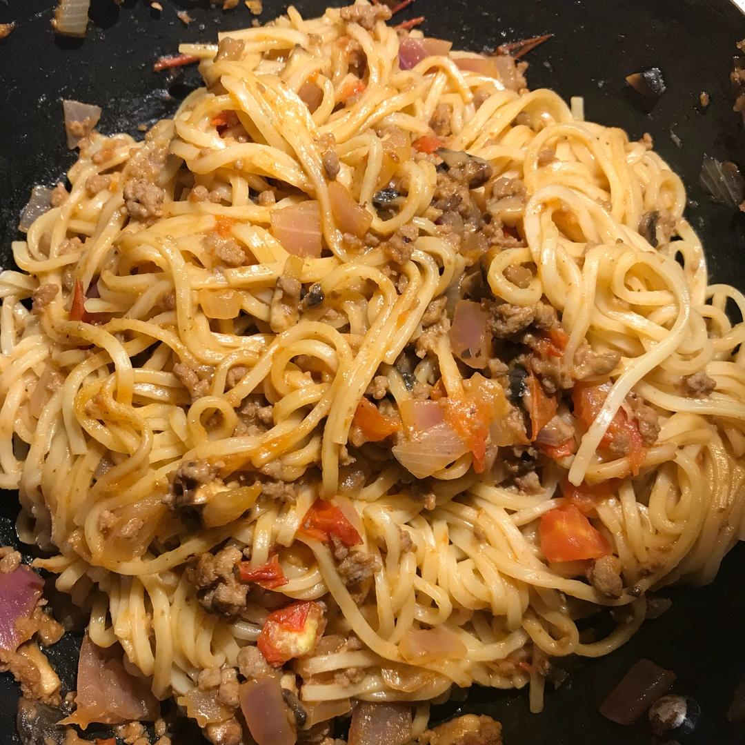 番茄肉酱意大利面