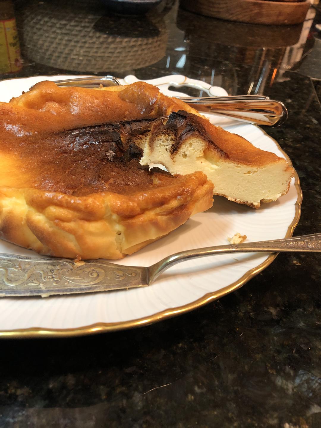 好吃易做的巴斯克芝士蛋糕Basque Burnt Cheesecake