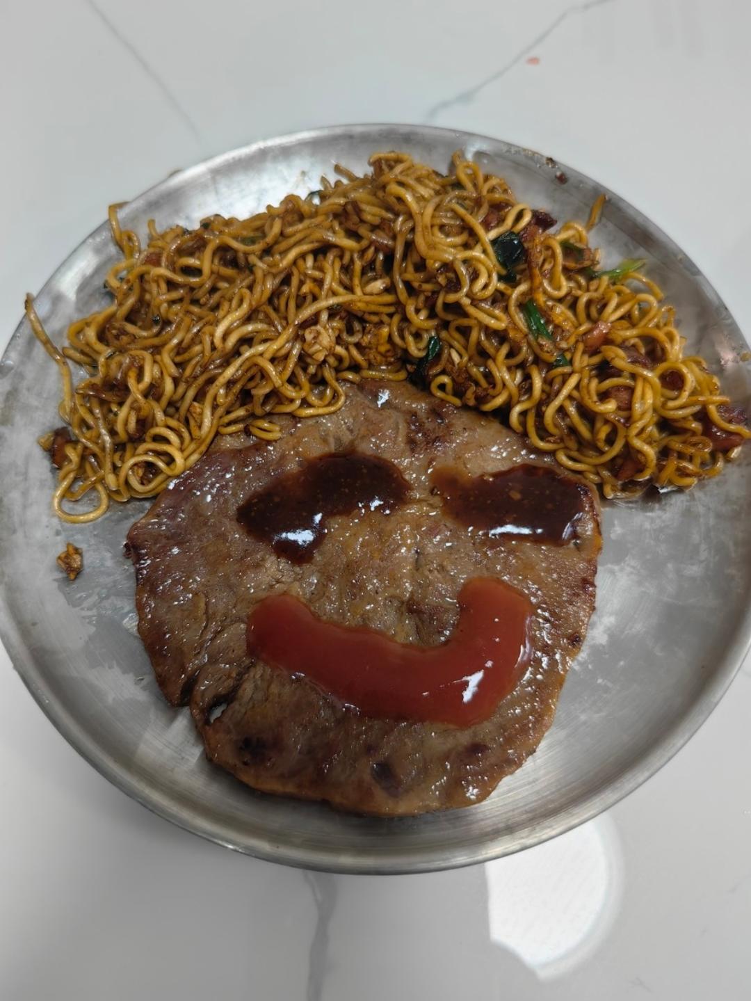 吼吼吃的炒方便面，附上炒面酱油配方