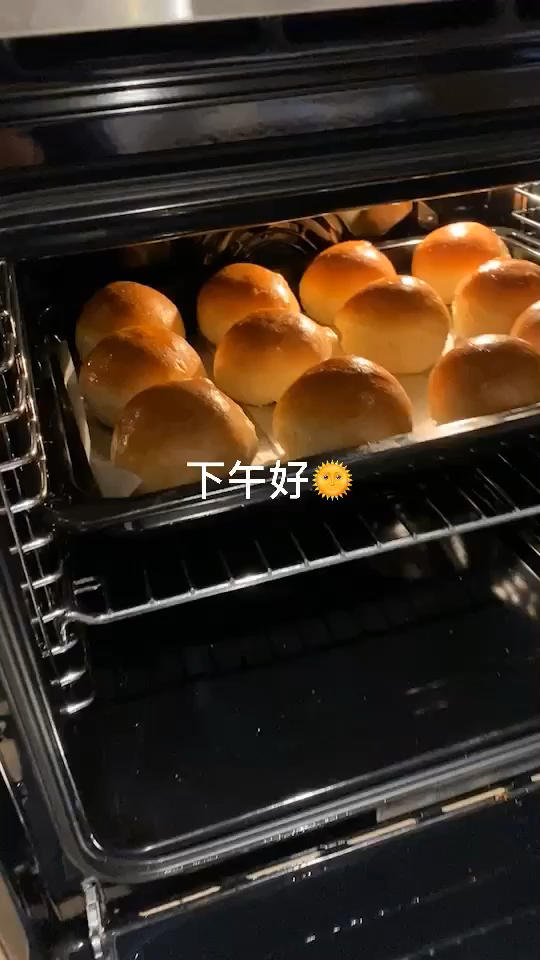 全麦葡萄干小面包
