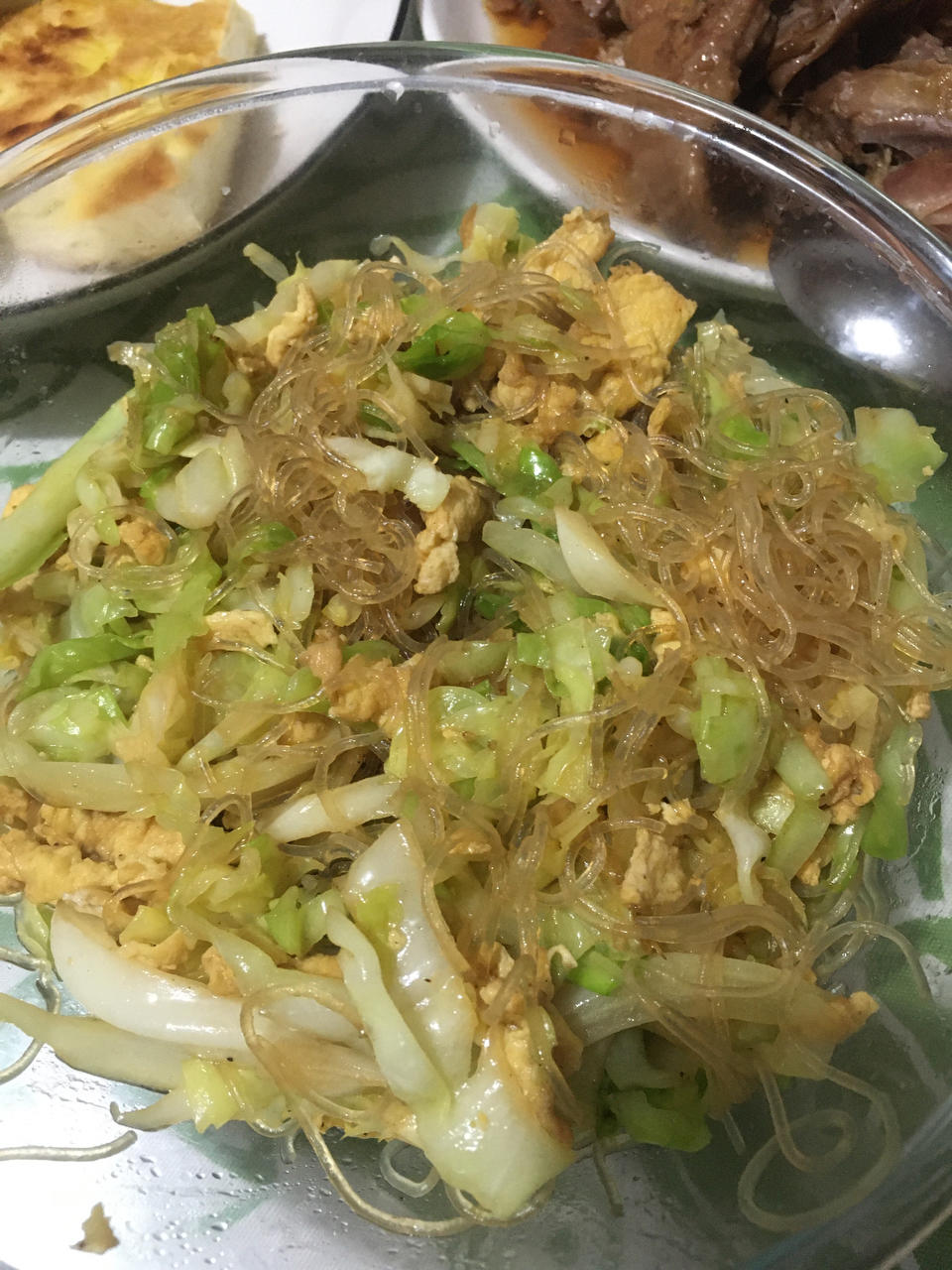 鸡蛋粉丝炒包菜