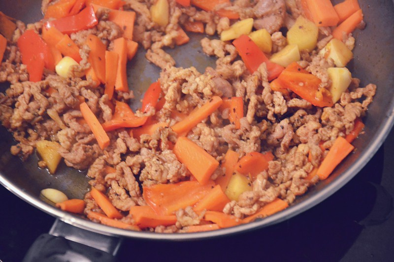 胡萝卜炒肉