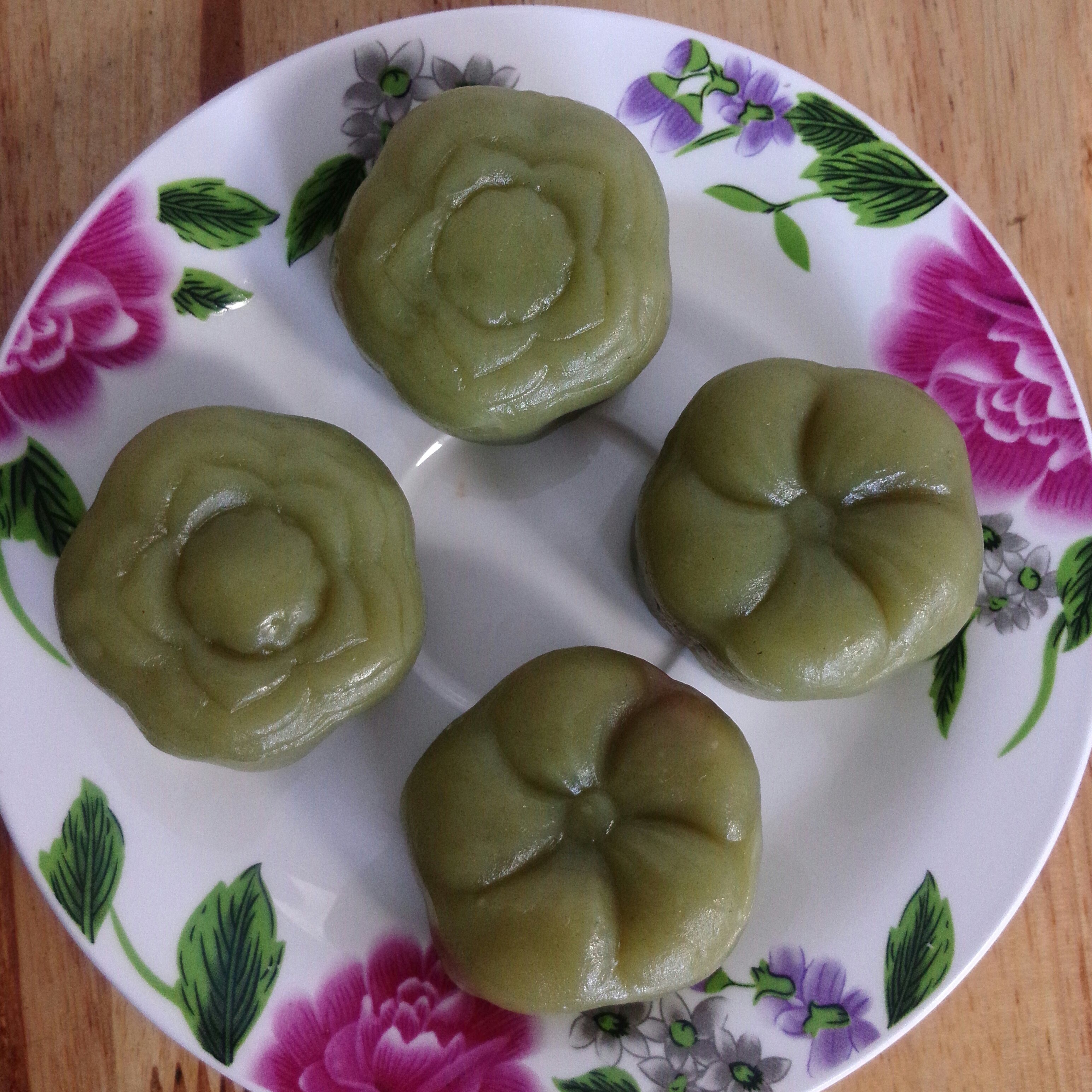 绝世好方！不开裂不粘手港式冰皮月饼（附奶黄馅做法）