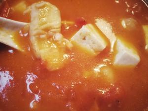 番茄鳕鱼豆腐浓汤的做法 步骤2