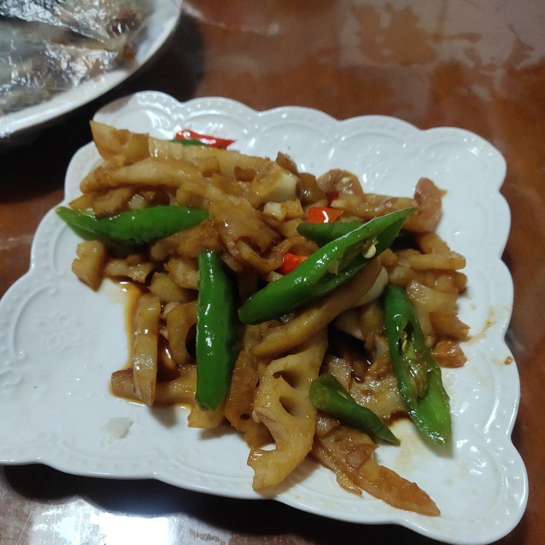 鲜藕微甜而脆