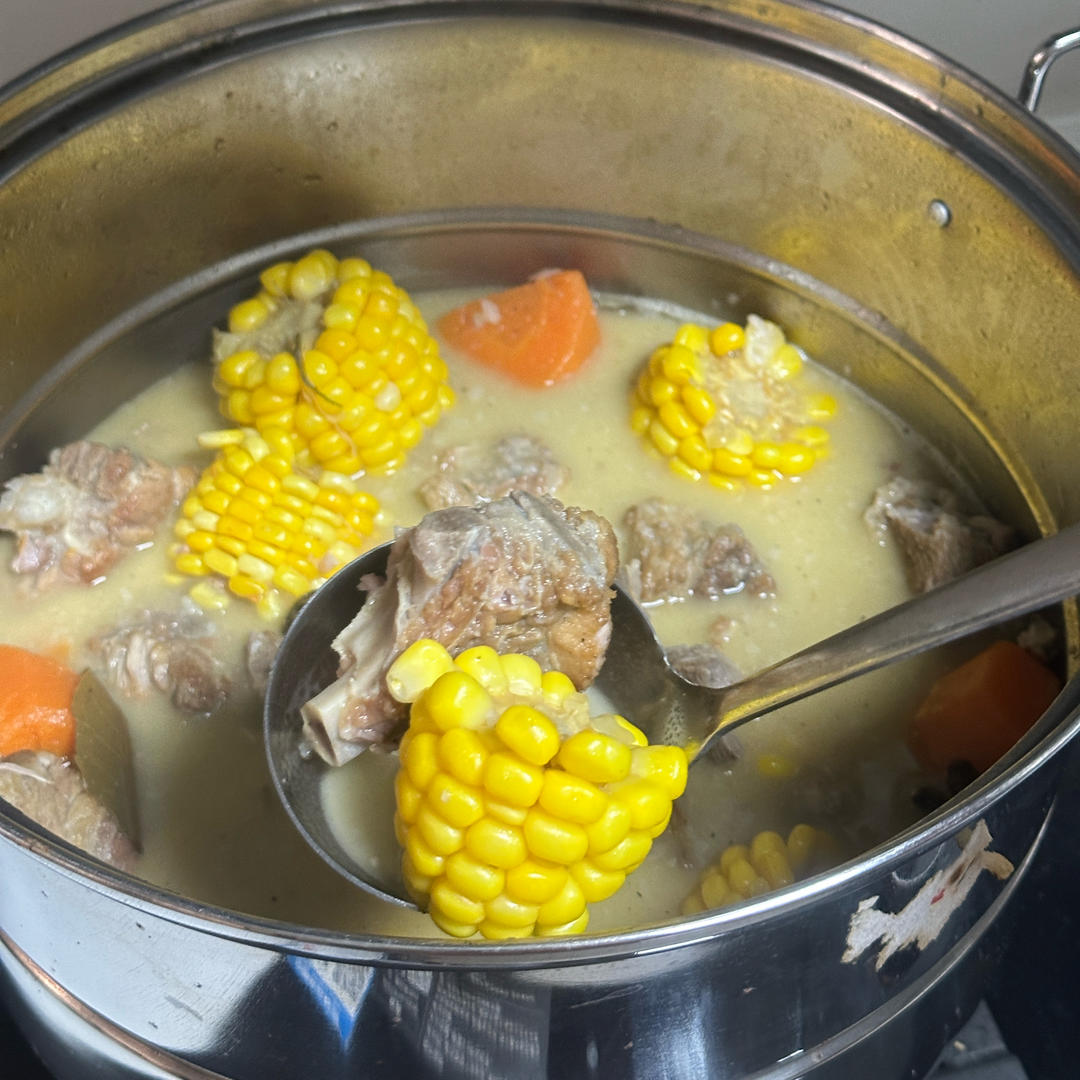 冬瓜玉米排骨汤(不好喝我去你家给你做！！)