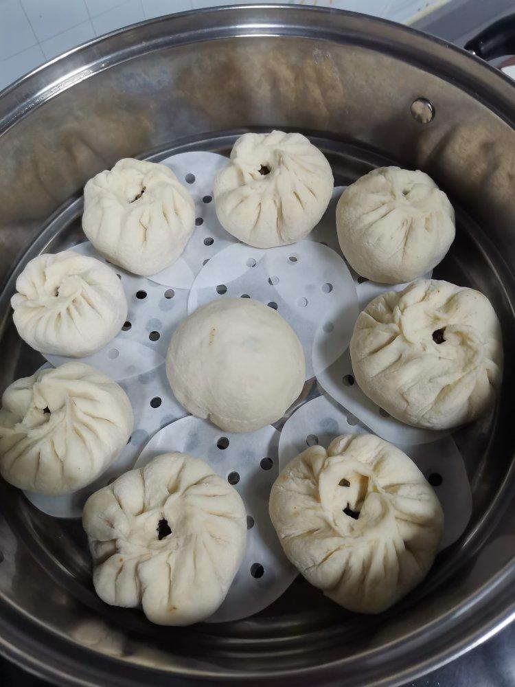 一口吃到很多肉的酱肉包