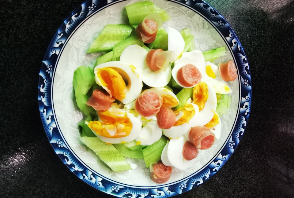 夏日推荐：黄瓜鸡蛋沙拉的做法 步骤3