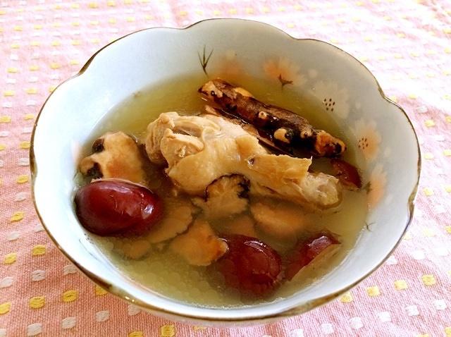 天麻川弓白芷茯苓鸡汤的做法