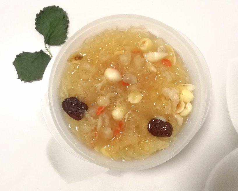 虫虫不能饿死做的红枣银耳莲子羹有出胶质出胶懒人的电压力锅版