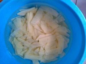 小尖椒土豆片的做法 步骤1