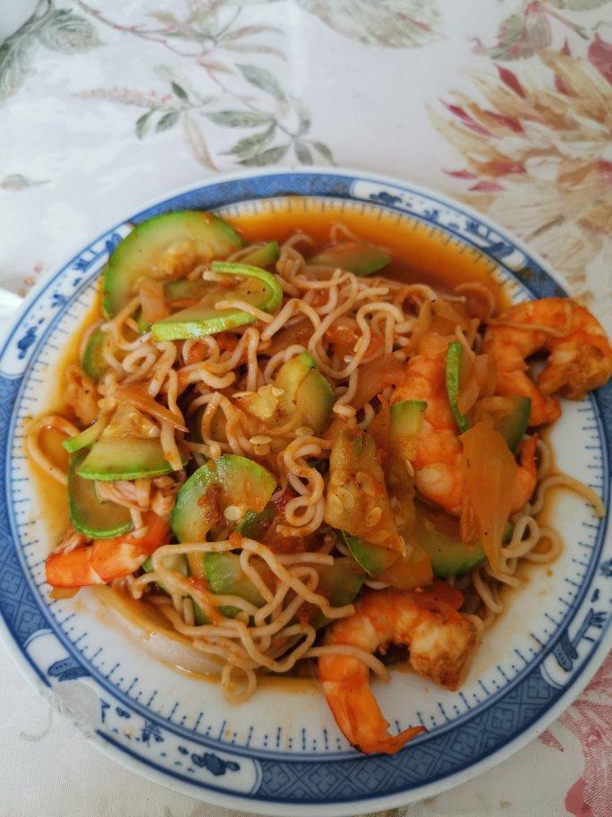 虾仁炒乌冬(魔芋面)