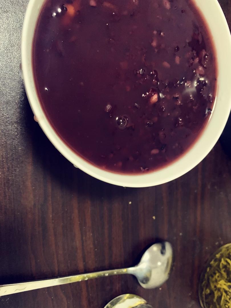 花生红枣黑米粥