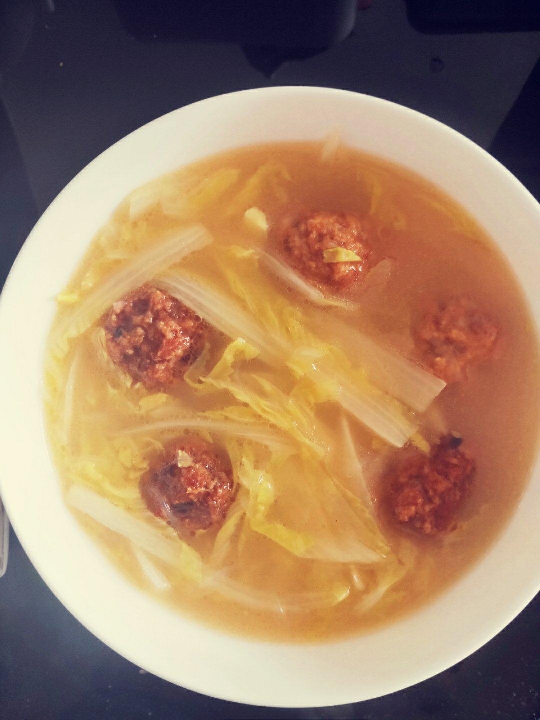 白菜丸子粉丝汤