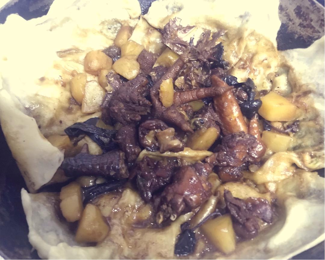 地锅鸡，教你贴饼子好吃的小技巧~