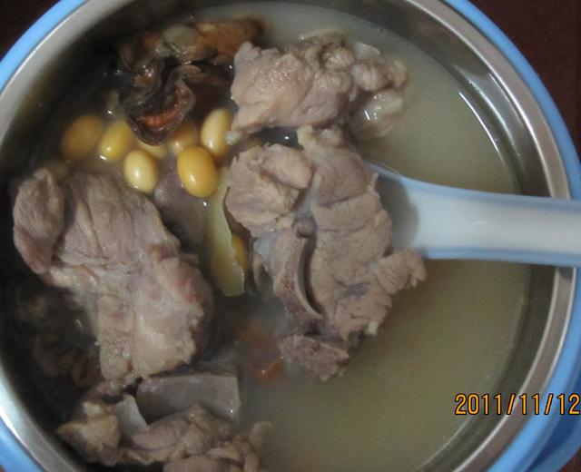 猪骨蚝豉黄豆汤的做法