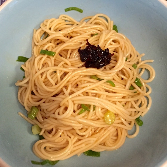 wonderjess做的葱爆面—就是汪涵在天天向上里面做的那个啦