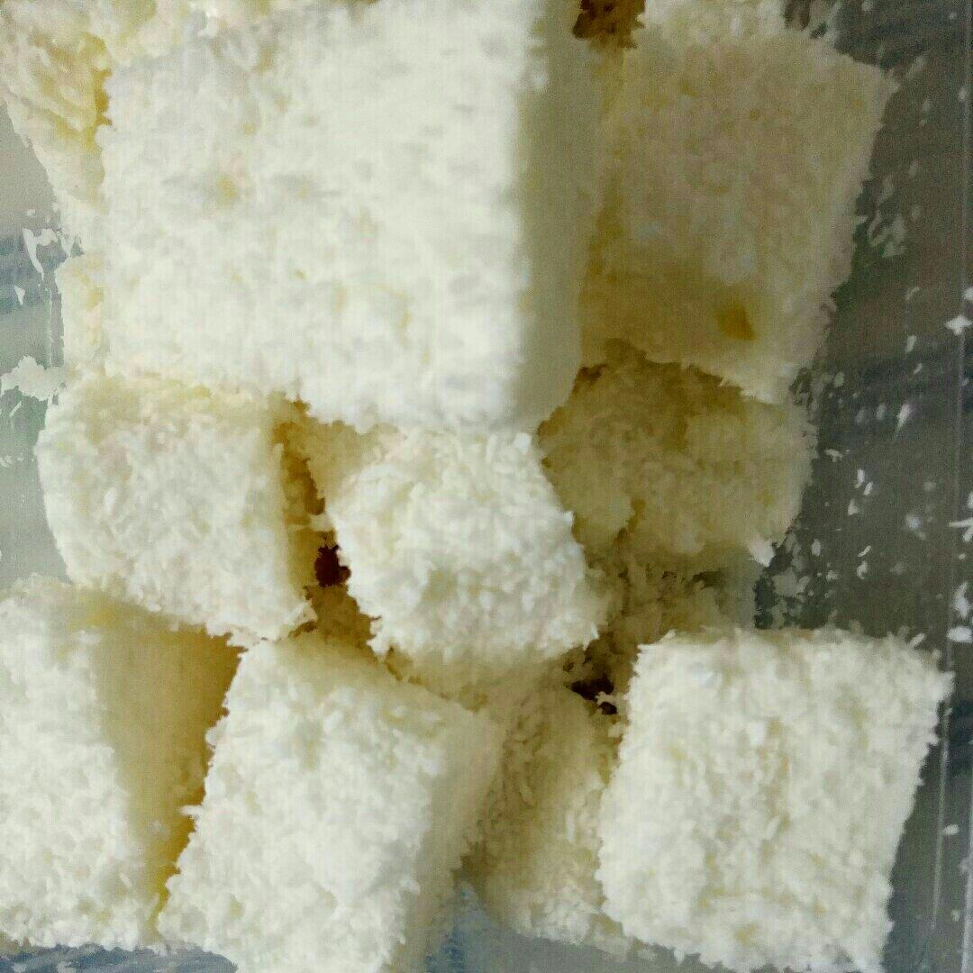 完胜85度C牛奶椰丝小方