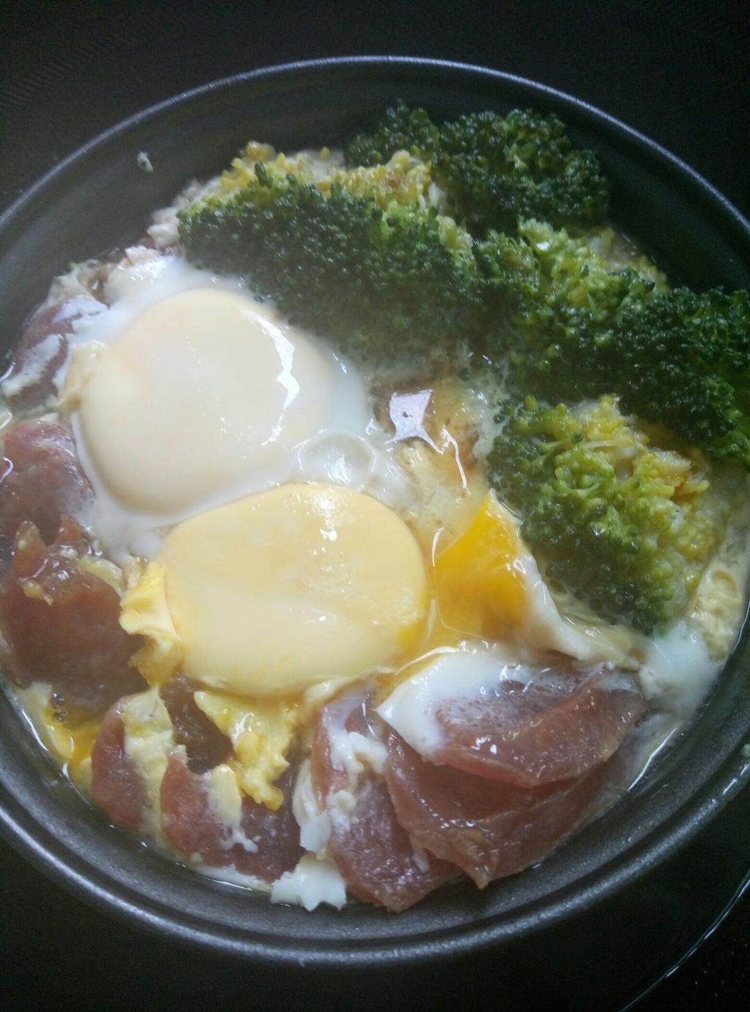 铸铁锅腊肠煲仔饭