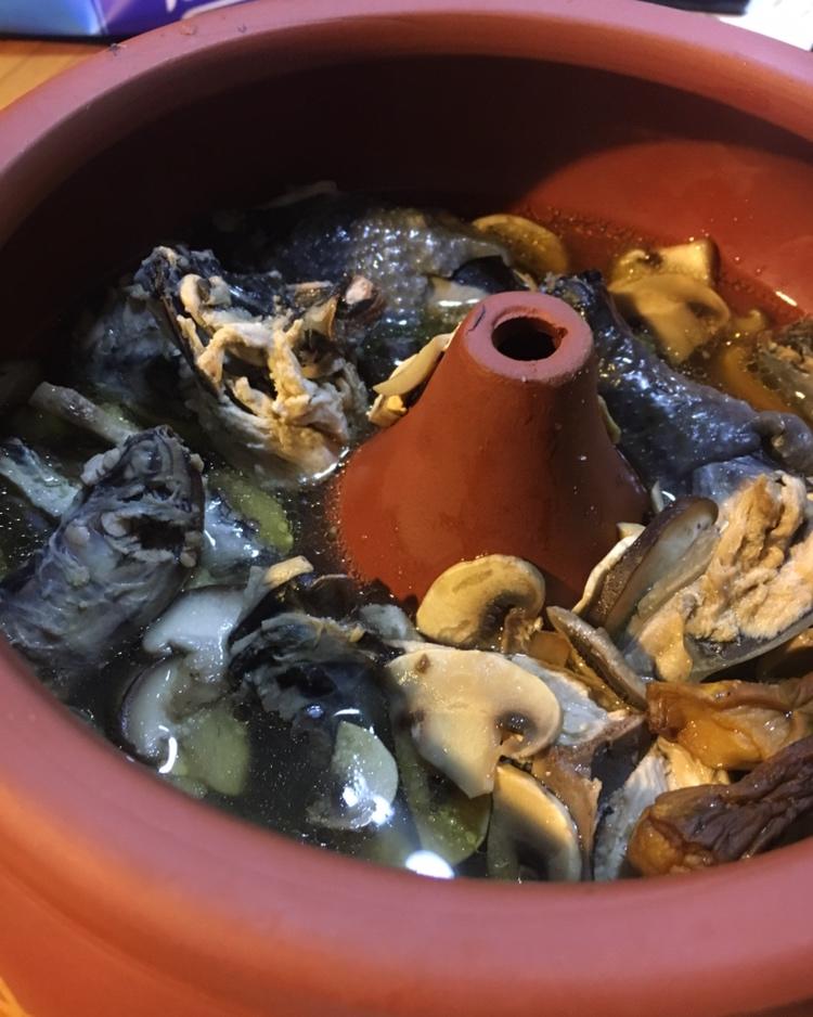 菌香汽锅鸡