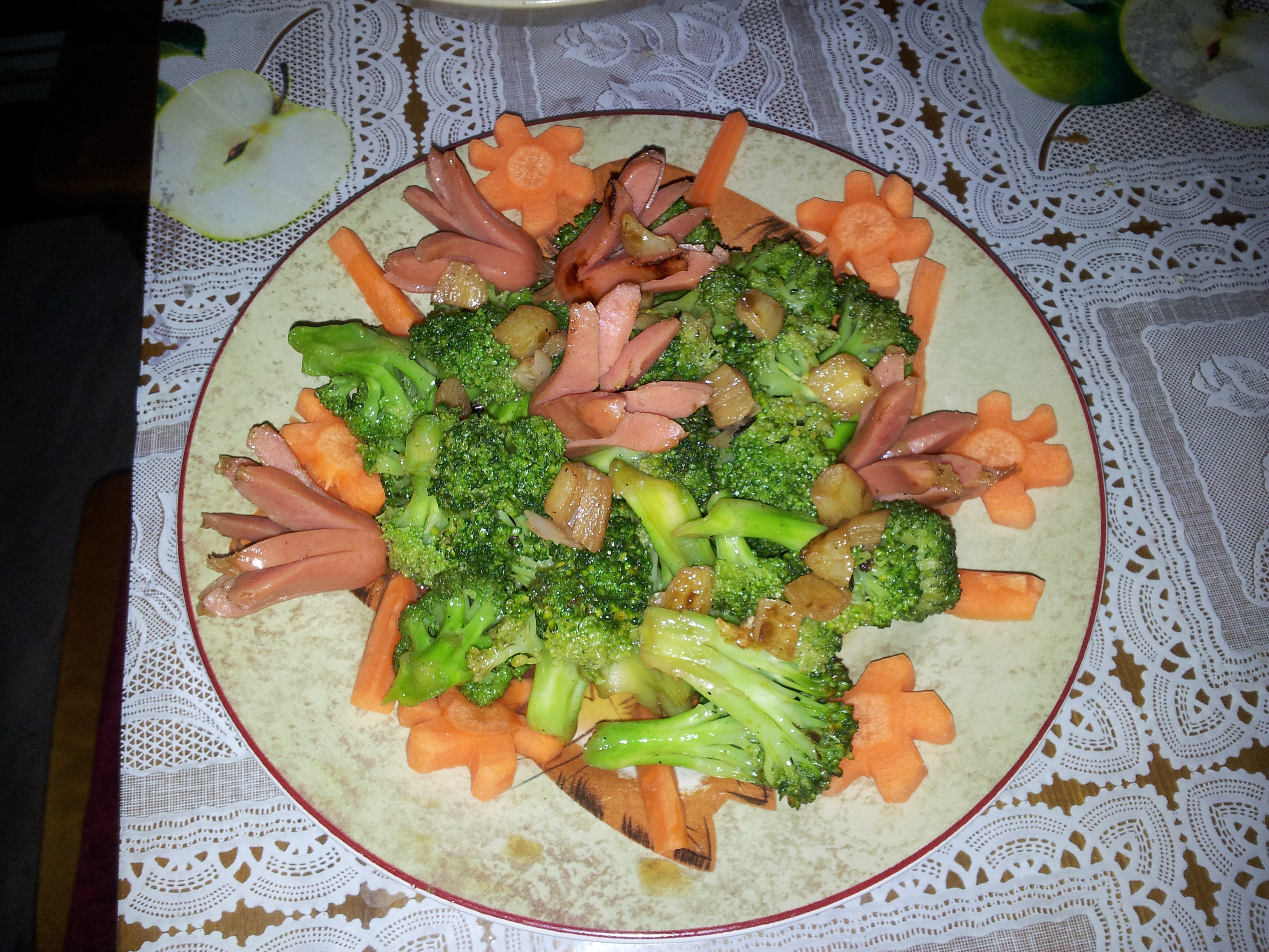 蒜香西兰花炒脆皮肠