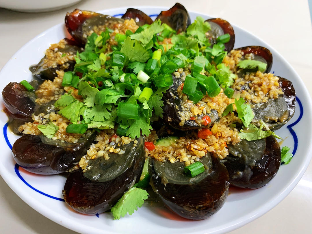 一看就会的‼️凉拌松花蛋黄瓜㊙️好简单