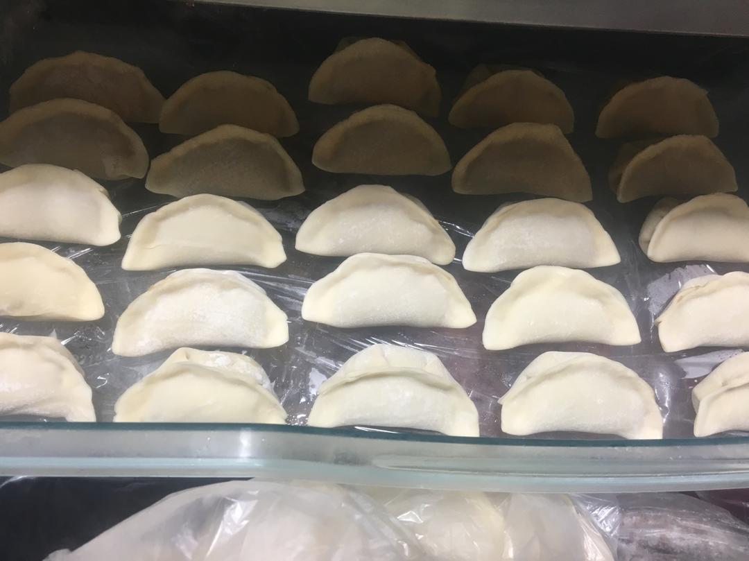 芹菜牛肉水饺