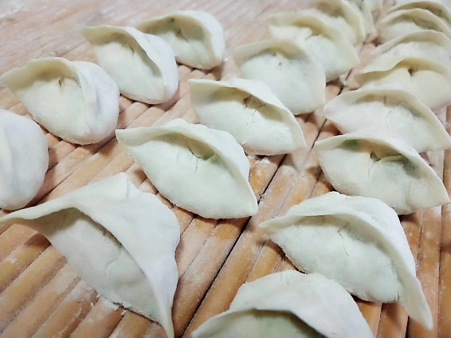 荠菜豆腐水饺的做法