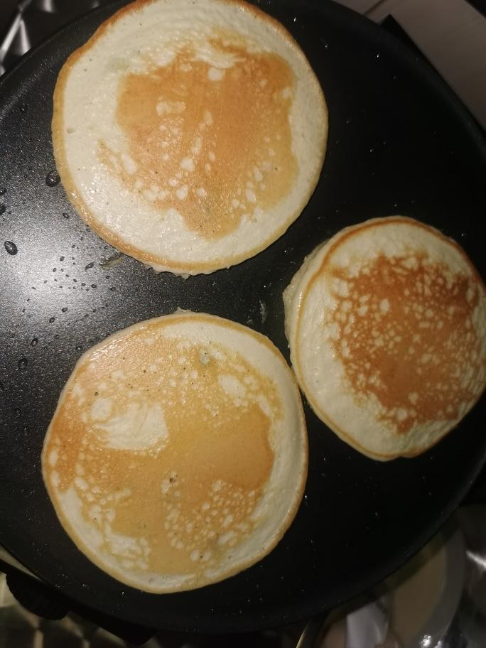 咸蛋白pancake的做法 步骤2