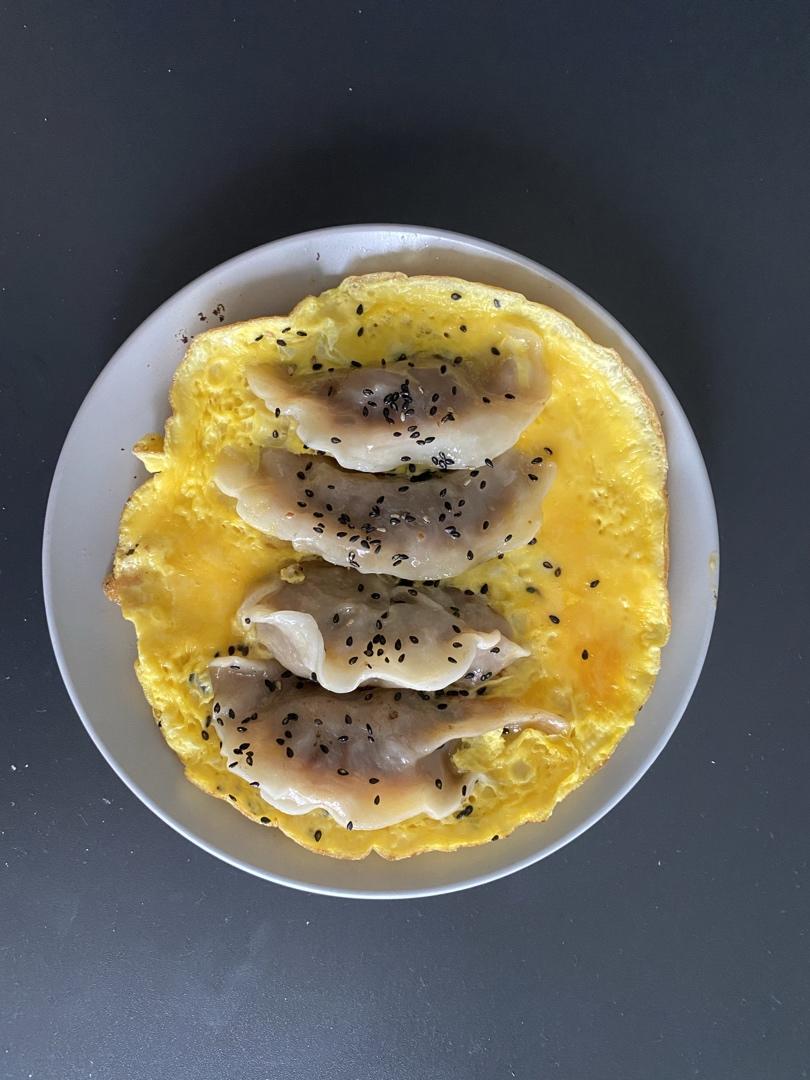 是抱蛋煎饺呀