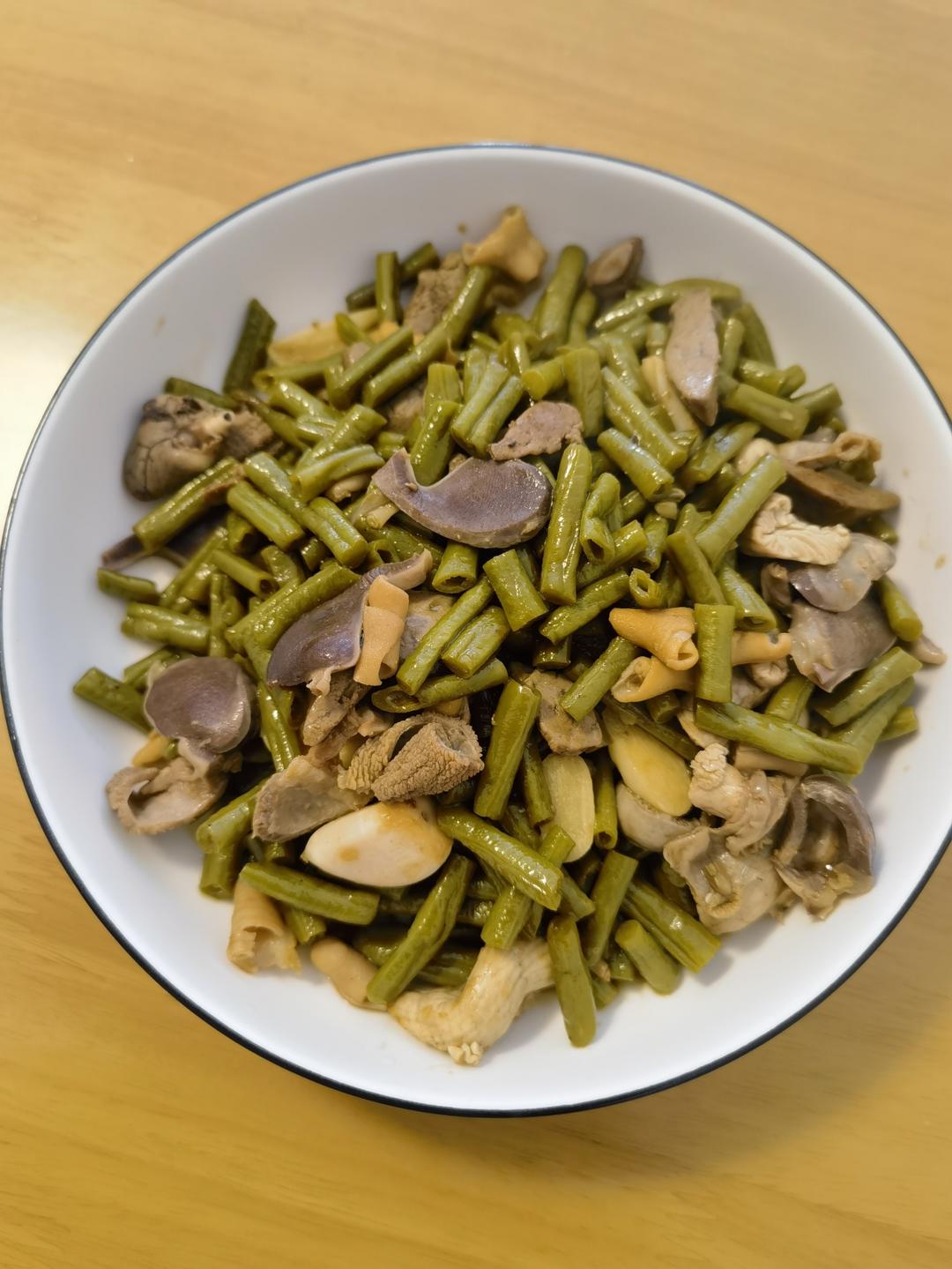 够酸爽过瘾的湖南菜酸豆角炒鸡杂