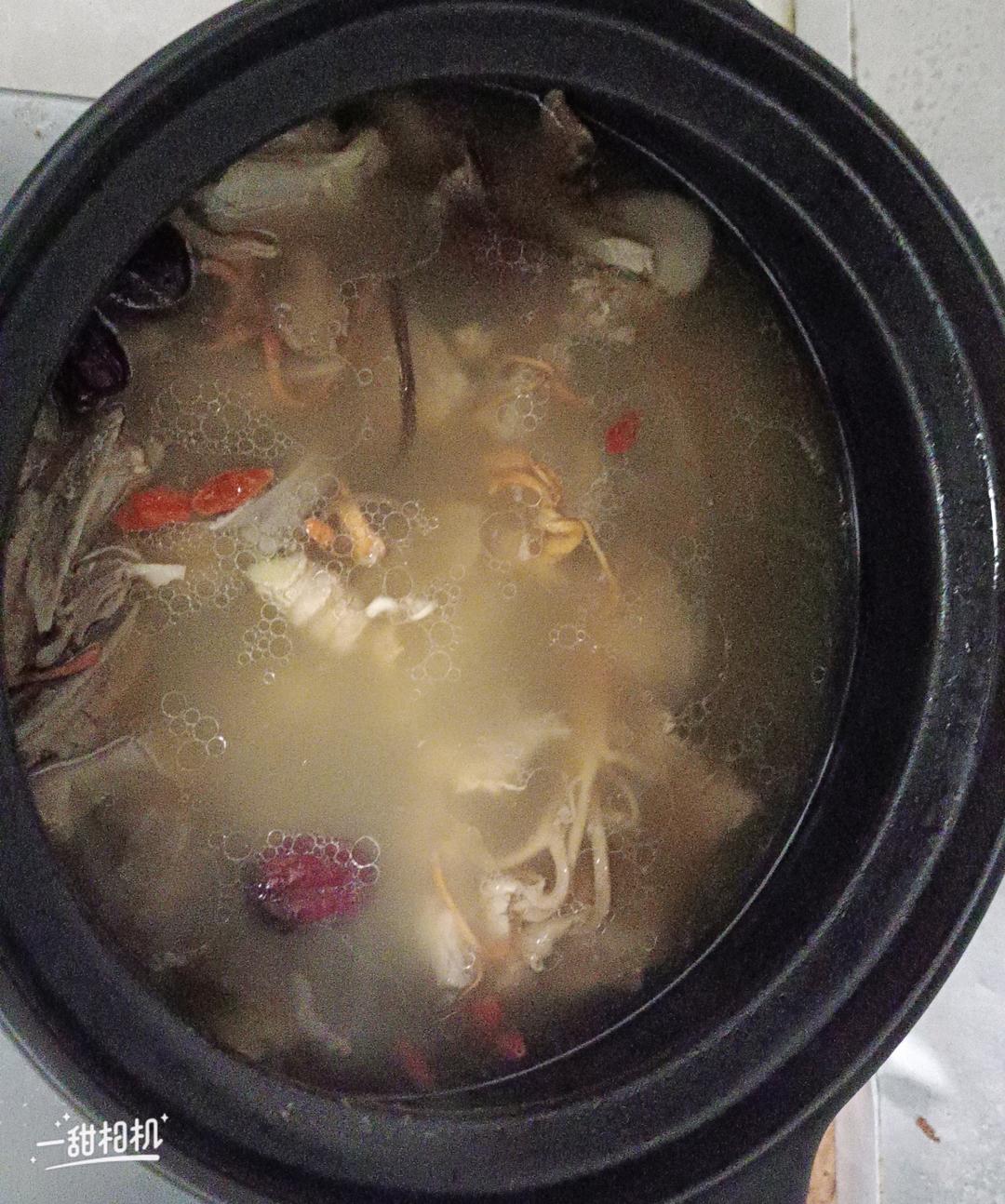 茶树菇排骨汤（营养靓汤）