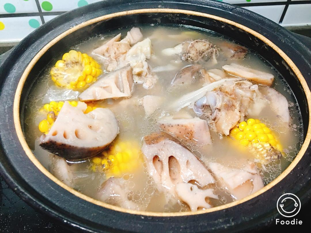 莲藕玉米排骨汤