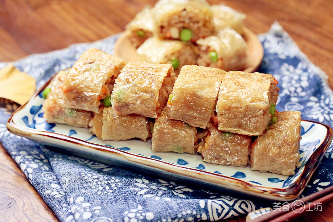 豆腐皮糯米卷-豆皮拿来卷饭吃，喷香软糯巨馋人！