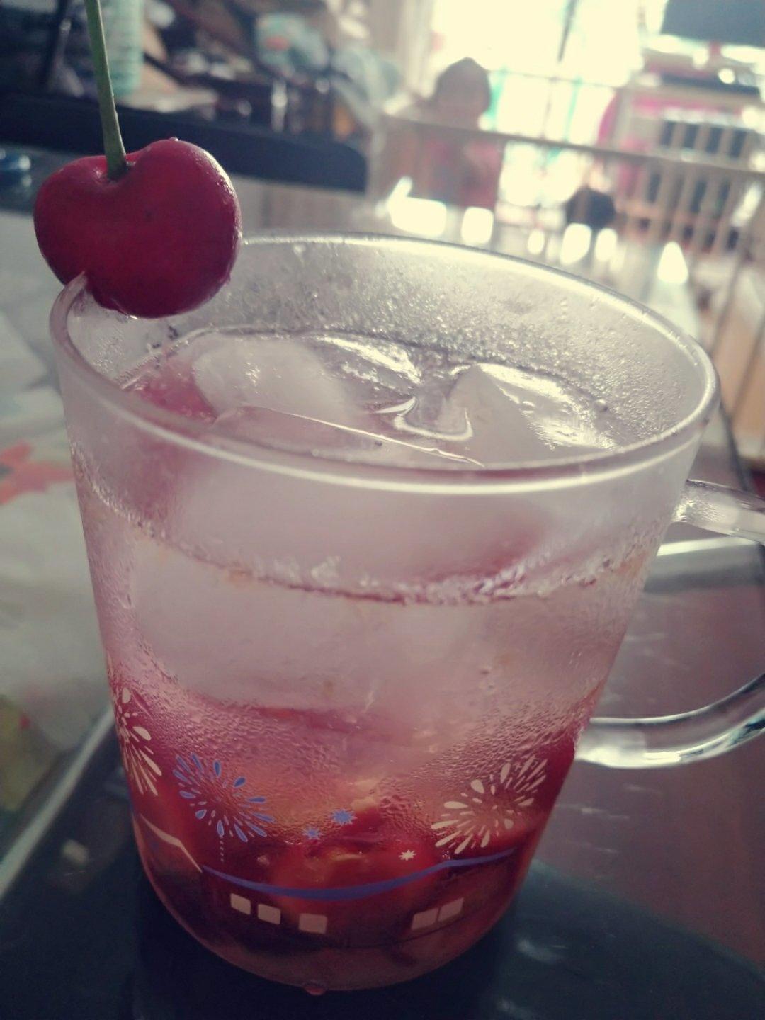 kimikimi小阿姨做的樱桃气泡水