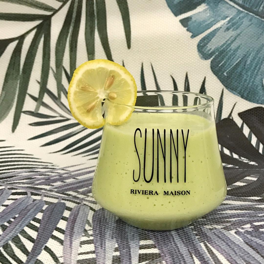 牛油果香蕉奶昔