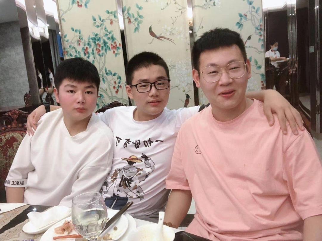 怡怡爱吃肉