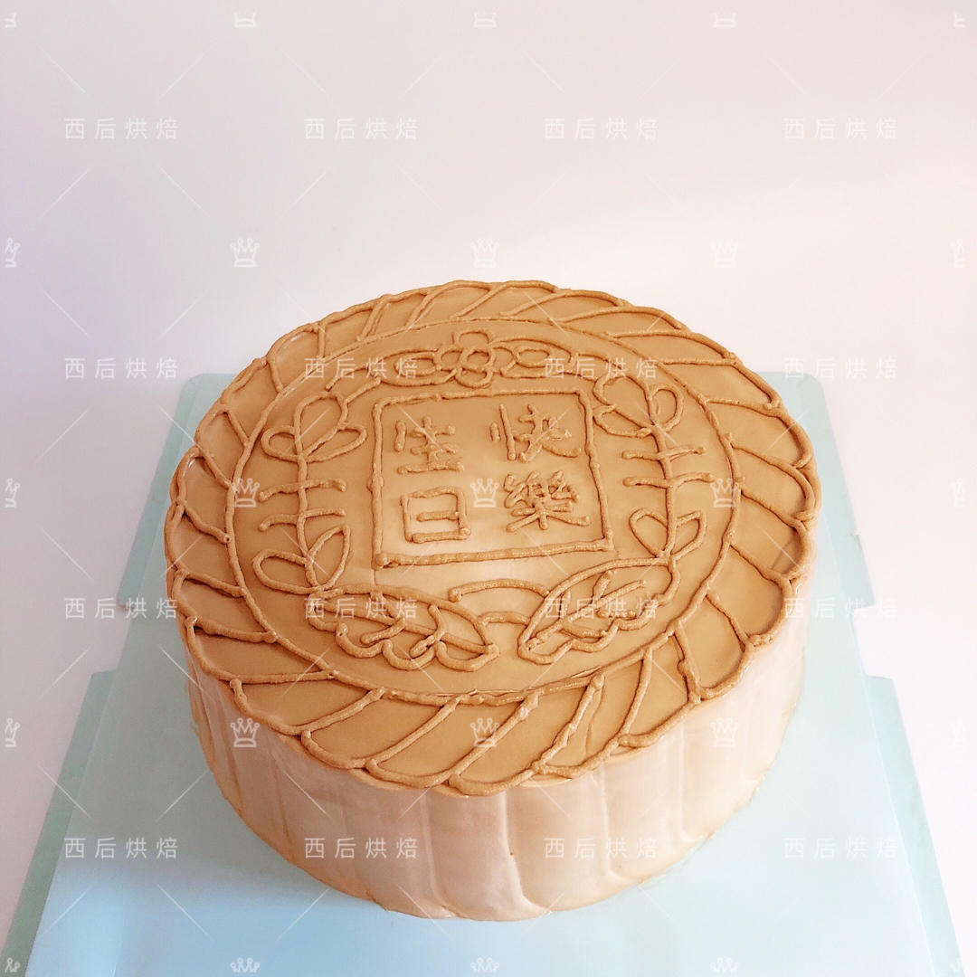 一个长的像月饼的蛋糕