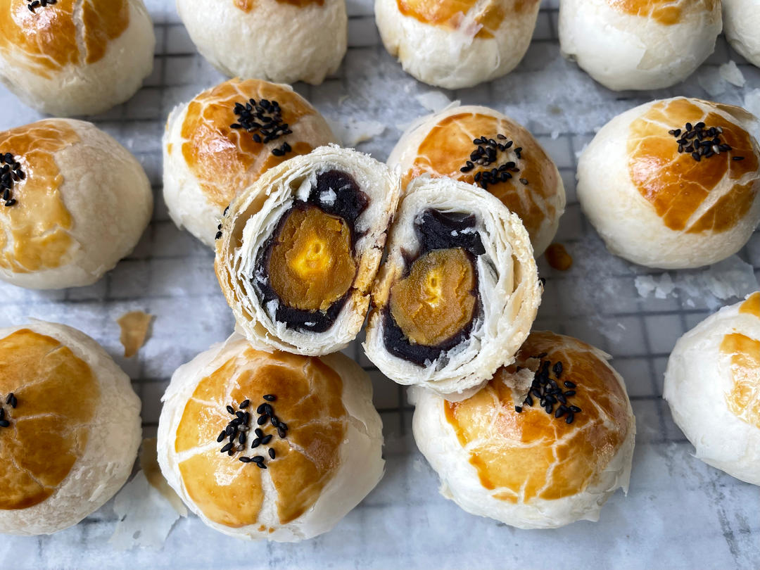 超简单 免揉 酥掉渣的蛋黄酥(超详细附全程视频)不破酥『万能酥皮』