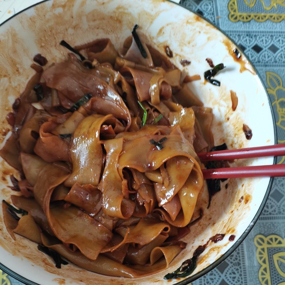 10分钟搞定的一碗葱油拌面
