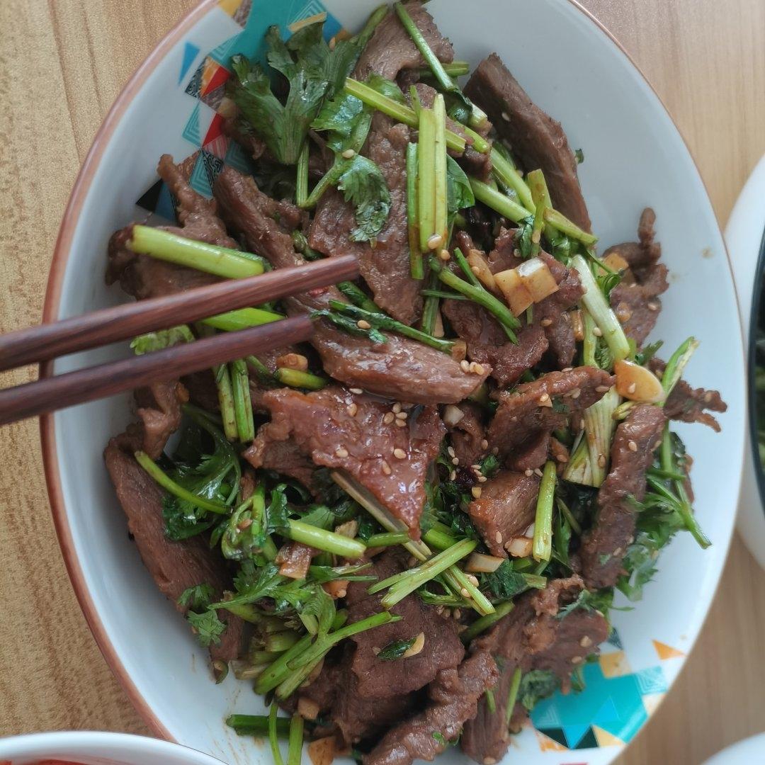香菜拌牛肉