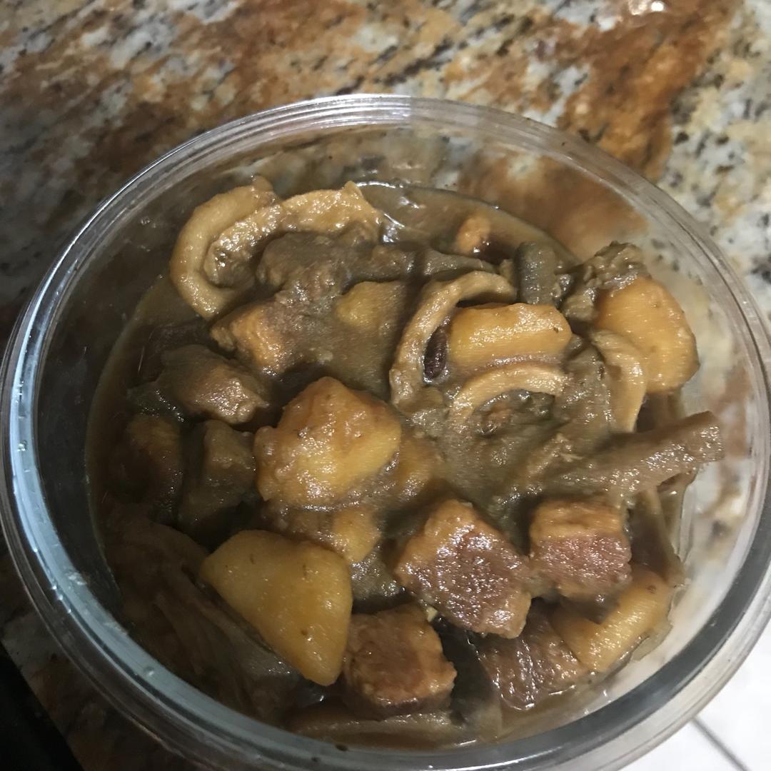红烧肉炖土豆