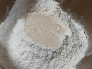 中筋面粉做面包的万能配方的做法 步骤3
