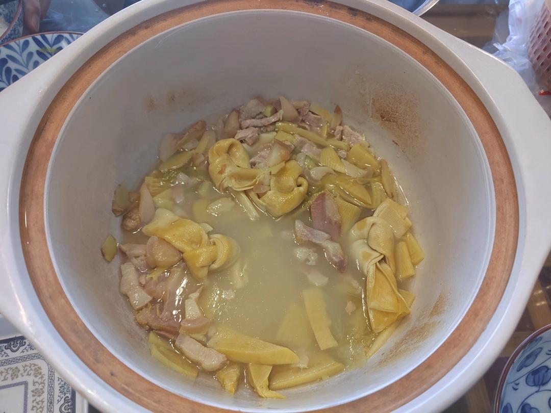中餐｜浓郁奶白的腌笃鲜（白汤的秘密）